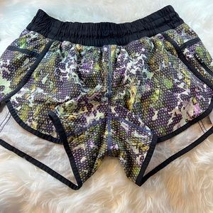 Lululemon tracker shorts size 8
